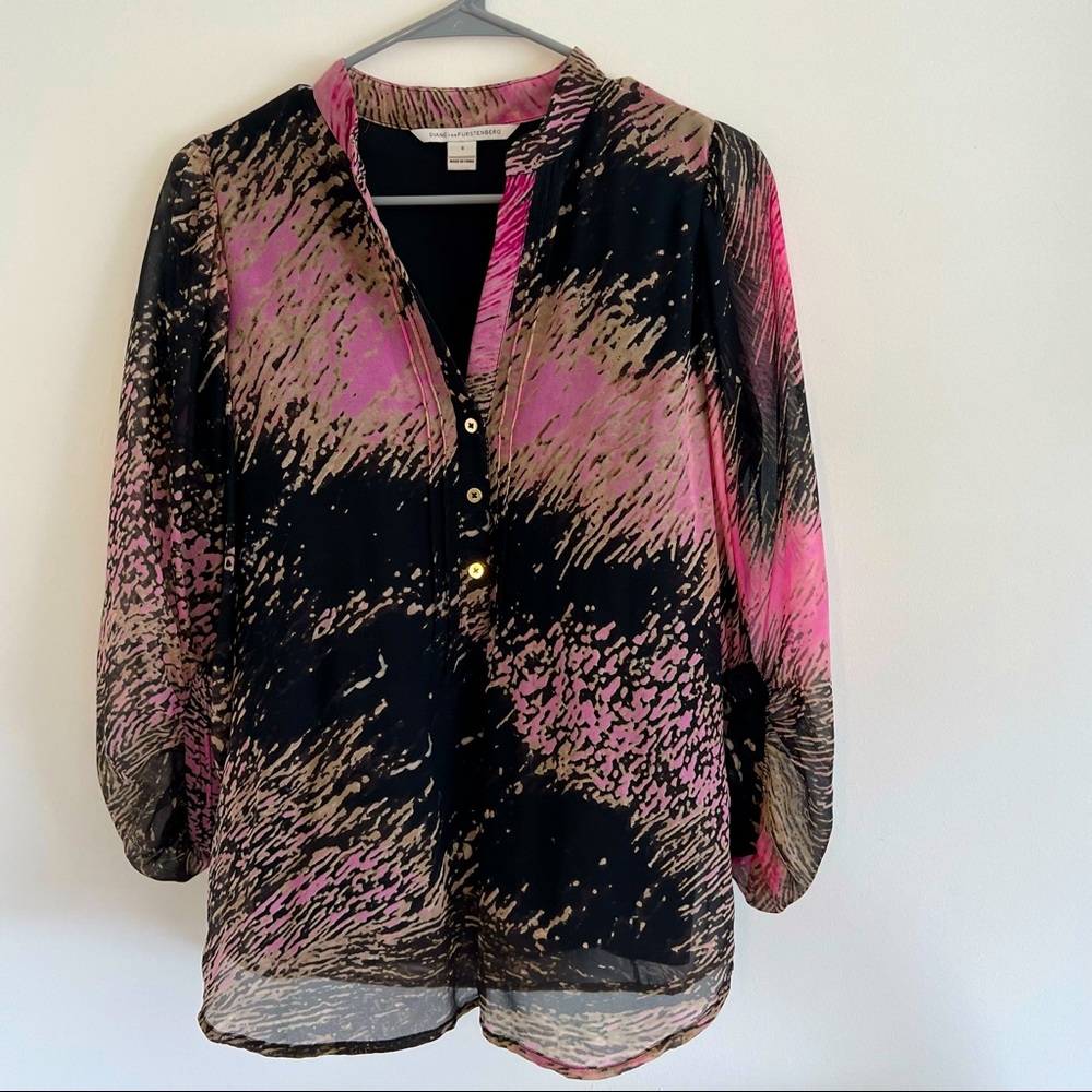 Diane von Furstenberg Sheer Silk Top size 6